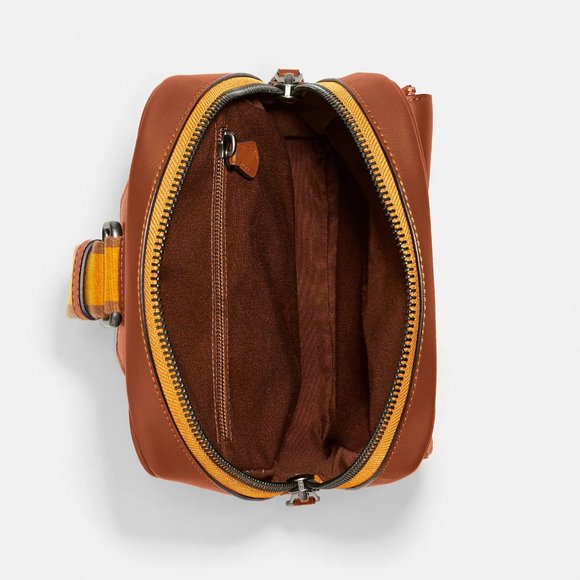 🌈❤️ Coach Track Pack In Rainbow Signature Canvas *Special Edition* - Picture 5 of 13